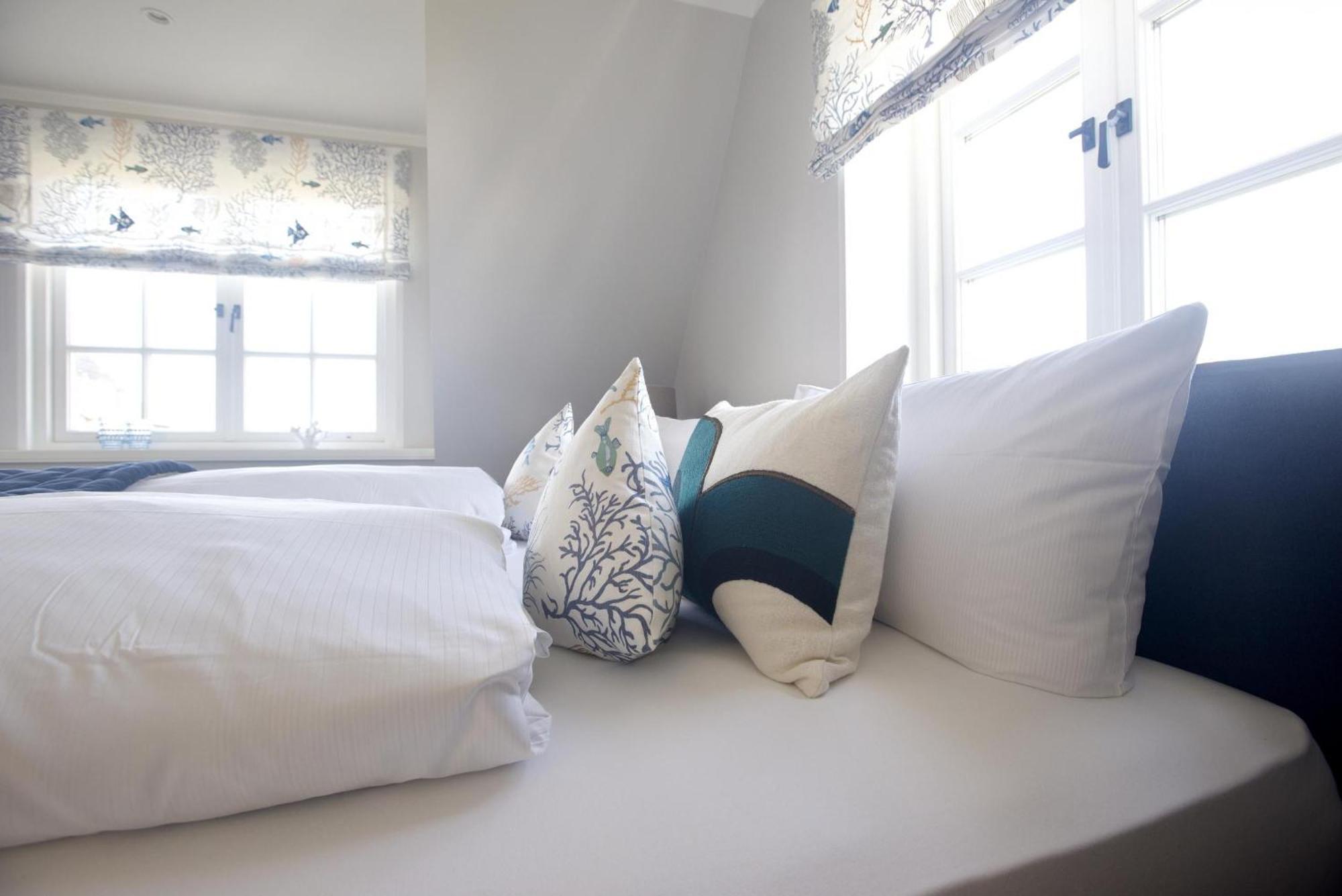 Neu! Ferienhaus Litj Horsa Hoog - Luxus, Lage, Leichtigkeit Mit Wellenrauschen In Wenningstedt Sylt Luaran gambar